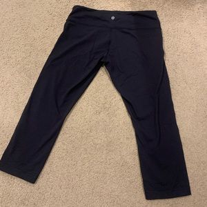 SOLD! Lululemon Wunder Under Crop Mid-Rise